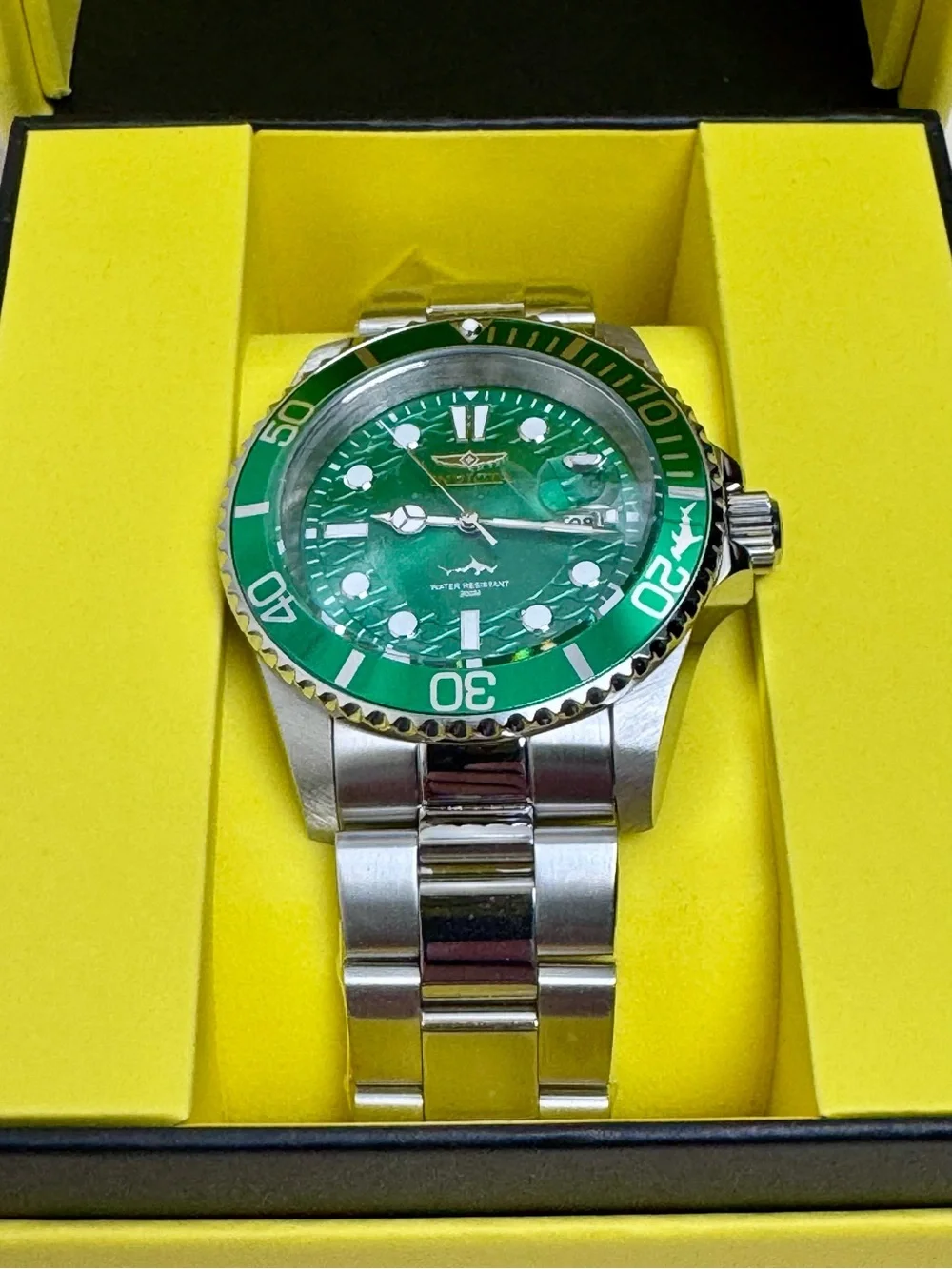 nvicta Pro Diver Men's Green Dial Quartz Watch 42mm